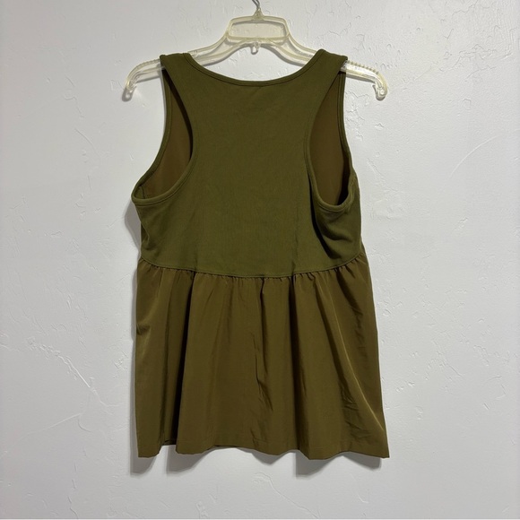 Athleta Women's Green Sleeveless Athletic Workout Running Shirt Top Medium Green - Picture 4 of 8